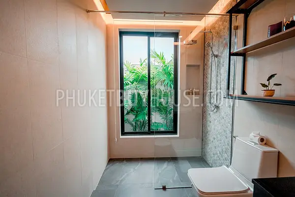 NAI6695: Villa with a huge Garden in Nai Harn. Photo #3