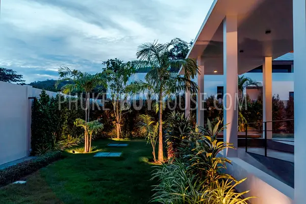 NAI6695: Villa with a huge Garden in Nai Harn. Photo #27