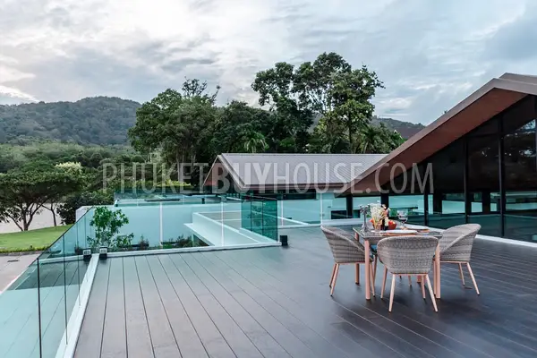 NAI6695: Villa with a huge Garden in Nai Harn. Photo #43