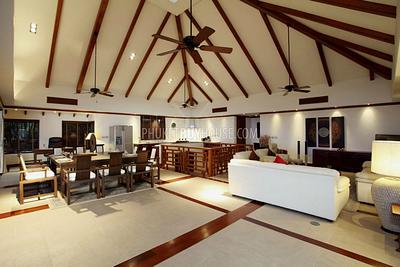PAT6697: Luxury Villa with Panoramic Sea Views in Patong. Photo #17