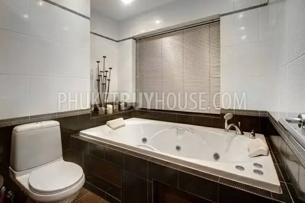 NAI6699: Townhouse in Walking Distance from Nai Harn Beach. Photo #13