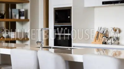 KAM21872: Upscale Four-Bedroom Condominium in Kamala. Fotoğraf #8