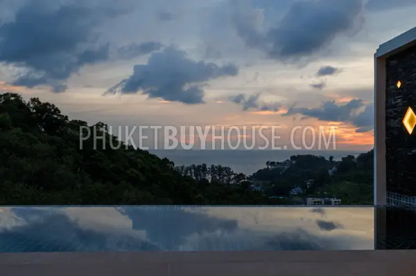 KAM21872: Upscale Four-Bedroom Condominium in Kamala. Photo #3