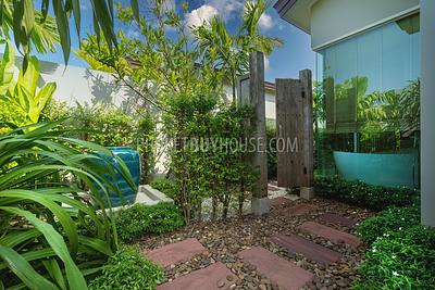 LAY6678: Magnificent Villa with a large garden in Layan area, Phuket. Photo #6