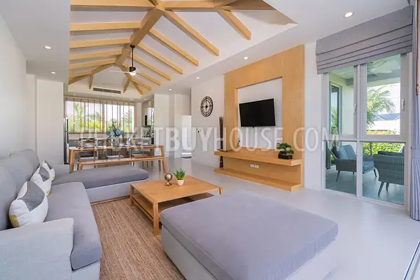 LAY6678: Magnificent Villa with a large garden in Layan area, Phuket. Photo #8