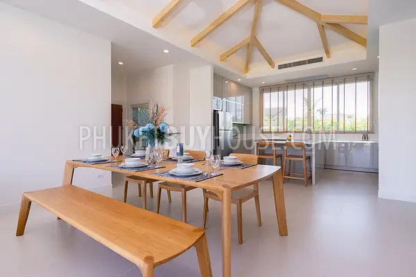 LAY6678: Magnificent Villa with a large garden in Layan area, Phuket. Photo #9
