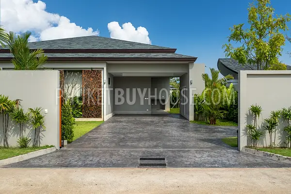 LAY6678: Magnificent Villa with a large garden in Layan area, Phuket. Photo #23