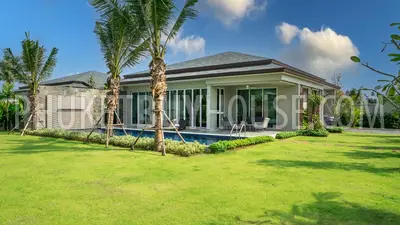 LAY6678: Magnificent Villa with a large garden in Layan area, Phuket. Fotoğraf #28