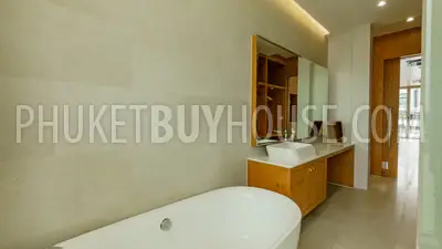 BAN7249: 4-Bedrooms, 2-Storey Villa in Bang Tao. Fotoğraf #4