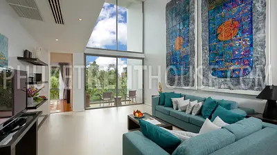 LAY22097: Spacious and luxurious 3 bedroom apartment with pool and gym close to the beach.. Photo #1