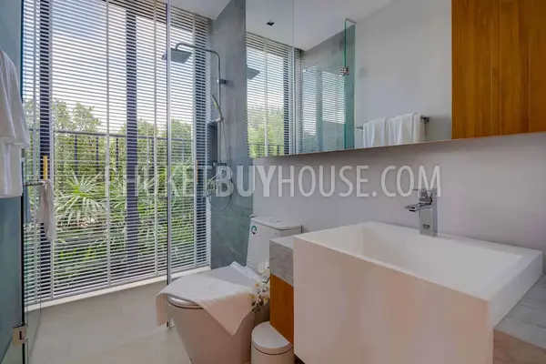 KAM22102: Affluent 4 Bedroom Villa For Sale in Kamala. Photo #11