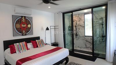 RAW5780: Luxurious Three-Bedroom Villa in Rawai. Photo #11