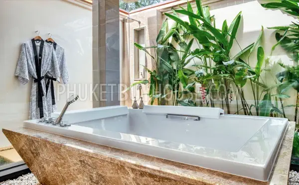 BAN6728: Premium Villa with Guaranteed Income in Laguna, Bang Tao. Photo #11