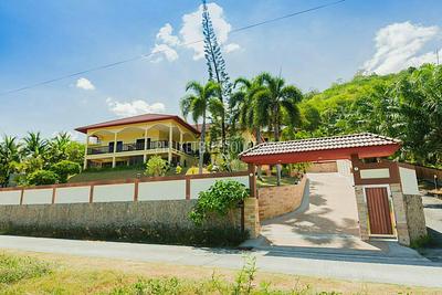 CHA6708: Cozy Villa for Sale in Chalong. Photo #12
