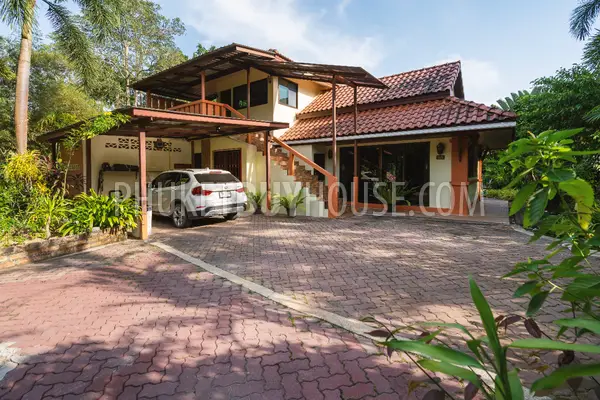 LAY6711: House with 3 bedrooms near the Lake in Layan. Photo #3