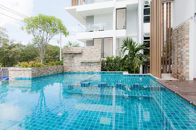 KAT22140: Modern 2-Bedroom Apartment - Oasis in Central Phuket for Sale. Photo #2