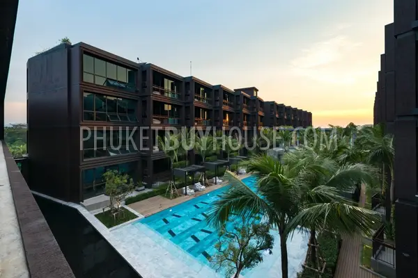 RAW6993: Corner Apartment with Garden Access in Nai Harn. Photo #1