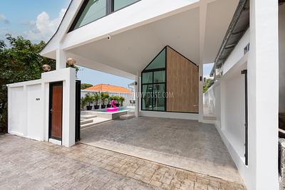 RAW22144: Blissful Sanctuary, Single-Story Villa with 3 Bedrooms and Private Pool in Rawai. Photo #5