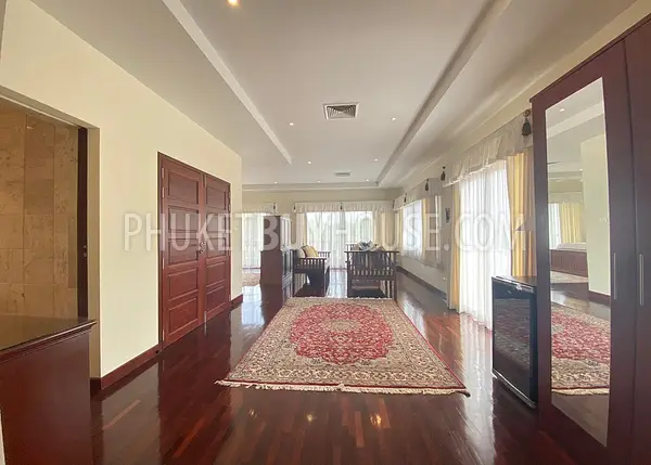 SUR6769: 5 Bedroom Villa in Surin. Photo #3