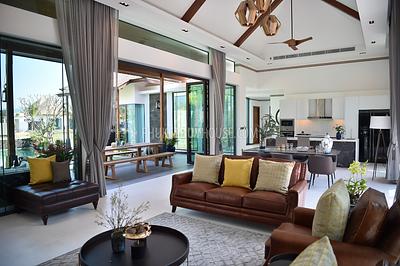 BAN6745: Tropical Villas for Sale in Bang Tao. Photo #28