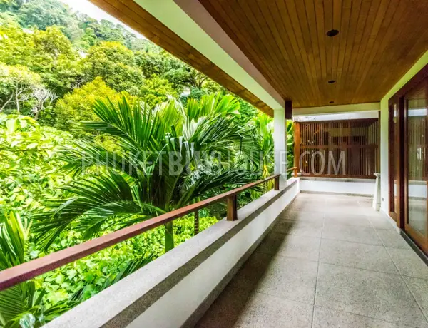 SUR22148: Surin's Exquisite Three-Bedroom Villa with Luxury Amenities. Photo #4
