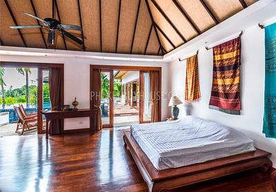 SUR22148: Surin's Exquisite Three-Bedroom Villa with Luxury Amenities. Photo #5