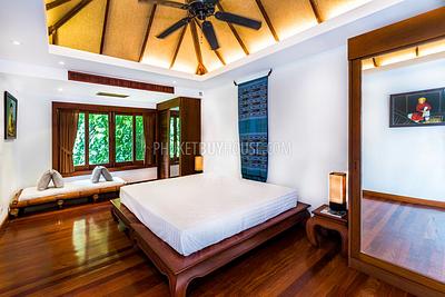 SUR22148: Surin's Exquisite Three-Bedroom Villa with Luxury Amenities. Photo #11