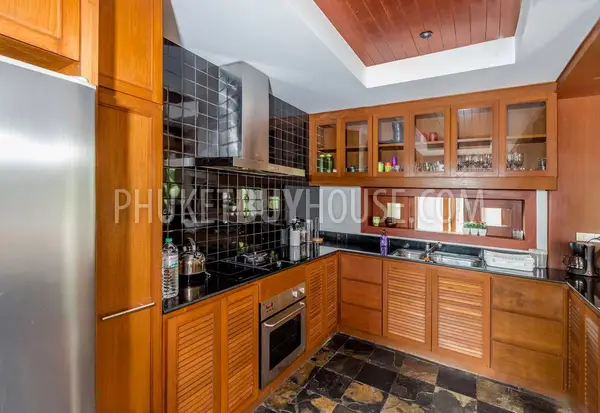 SUR22148: Surin's Exquisite Three-Bedroom Villa with Luxury Amenities. Photo #12