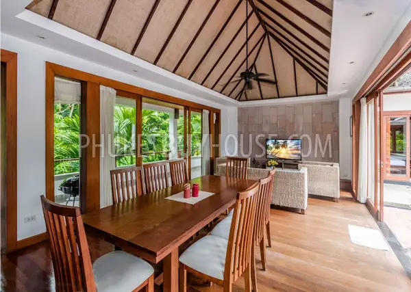 SUR22148: Surin's Exquisite Three-Bedroom Villa with Luxury Amenities. Photo #14