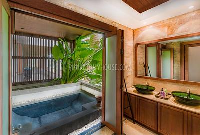 SUR22148: Surin's Exquisite Three-Bedroom Villa with Luxury Amenities. Photo #8
