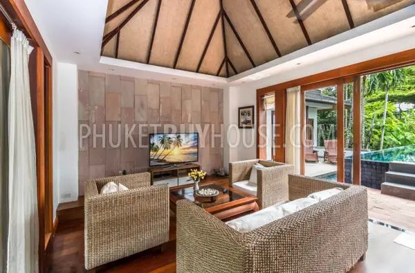 SUR22148: Surin's Exquisite Three-Bedroom Villa with Luxury Amenities. Photo #18