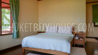 PAT7206: Three Bedroom Villa on a Hill Above Patong. Photo #7