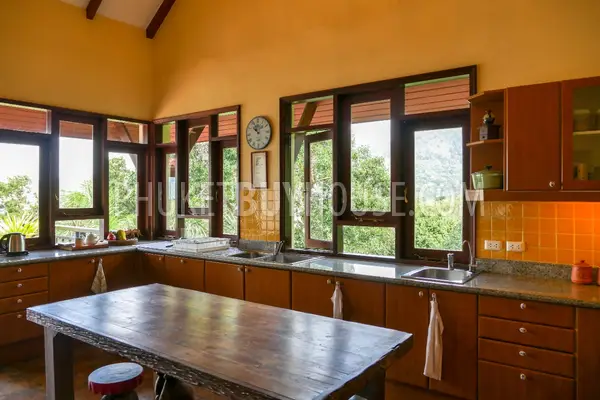 PAT7206: Three Bedroom Villa on a Hill Above Patong. 照片 #40