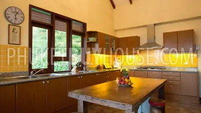PAT7206: Three Bedroom Villa on a Hill Above Patong. Photo #17