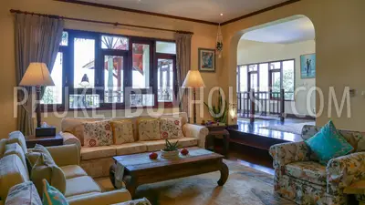 PAT7206: Three Bedroom Villa on a Hill Above Patong. Photo #39