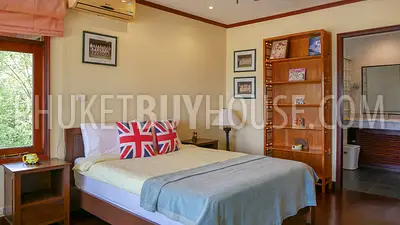 PAT7206: Three Bedroom Villa on a Hill Above Patong. Photo #30