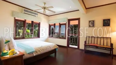 PAT7206: Three Bedroom Villa on a Hill Above Patong. Photo #9