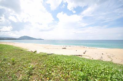 MAI6822: Stunning Beachfront Villa For Sale in Mai Khao beach. Photo #8
