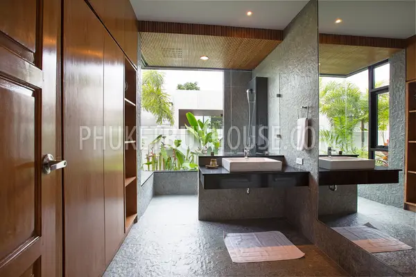 NAI6832: 2 bedroom villa with pool in Nai Harn area. Photo #15