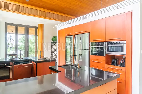PAT6833: Luxury Villa for Sale in Patong. Photo #4