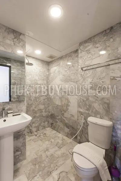 NAI22172: Luxurious 1-Bedroom Apartment for Sale in Nai Harn. 照片 #6