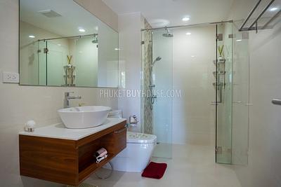 RAW6817: 2 Bedroom Apartment in Rawai. Photo #7