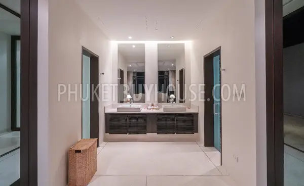 CAP6867: Luxury Villa with Sea View in the area of Cape Yamu. Fotoğraf #33