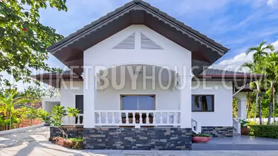 CHA6901: 5 bedroom villa with a large plot of land in Chalong. Photo #12
