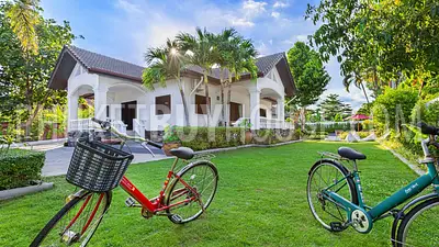 CHA6901: 5 bedroom villa with a large plot of land in Chalong. Photo #1
