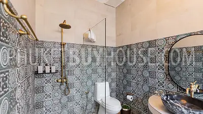 CHA6901: 5 bedroom villa with a large plot of land in Chalong. Photo #18