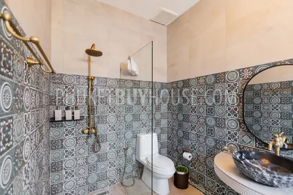 CHA6901: 5 bedroom villa with a large plot of land in Chalong. Photo #18