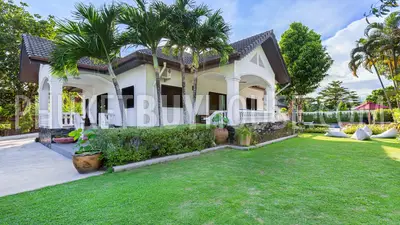 CHA6901: 5 bedroom villa with a large plot of land in Chalong. Photo #47