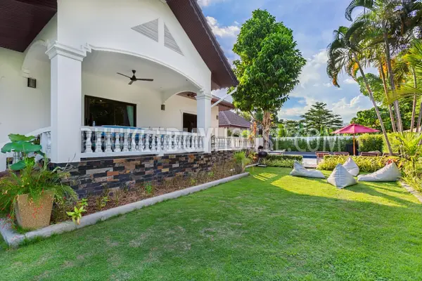 CHA6901: 5 bedroom villa with a large plot of land in Chalong. Photo #52