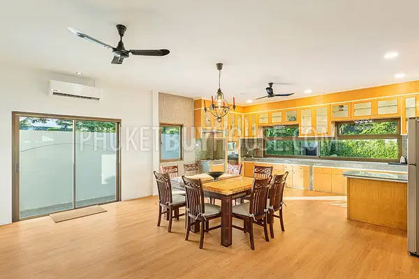 CHA6901: 5 bedroom villa with a large plot of land in Chalong. Photo #4